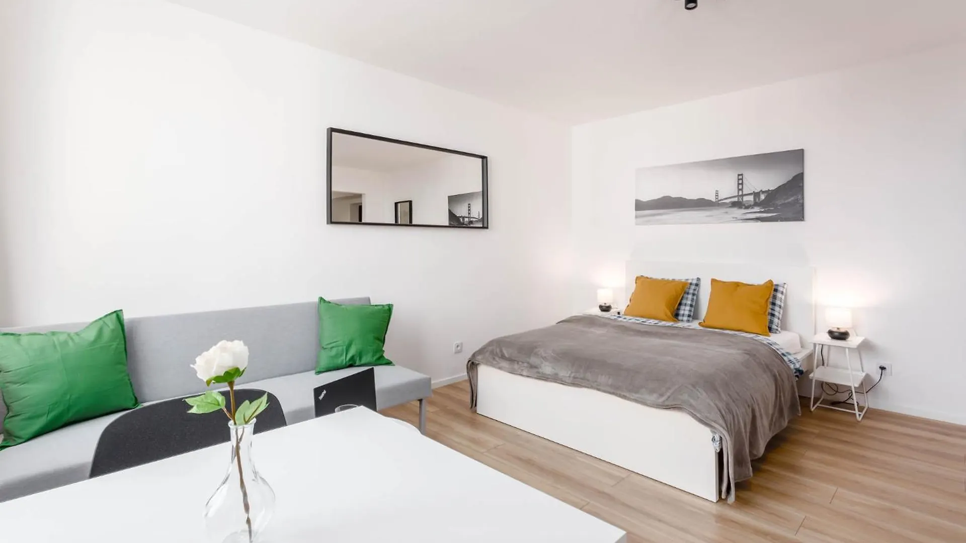 Apartament Enjoy! Srodmiescie Nowogrodzka Warszawa