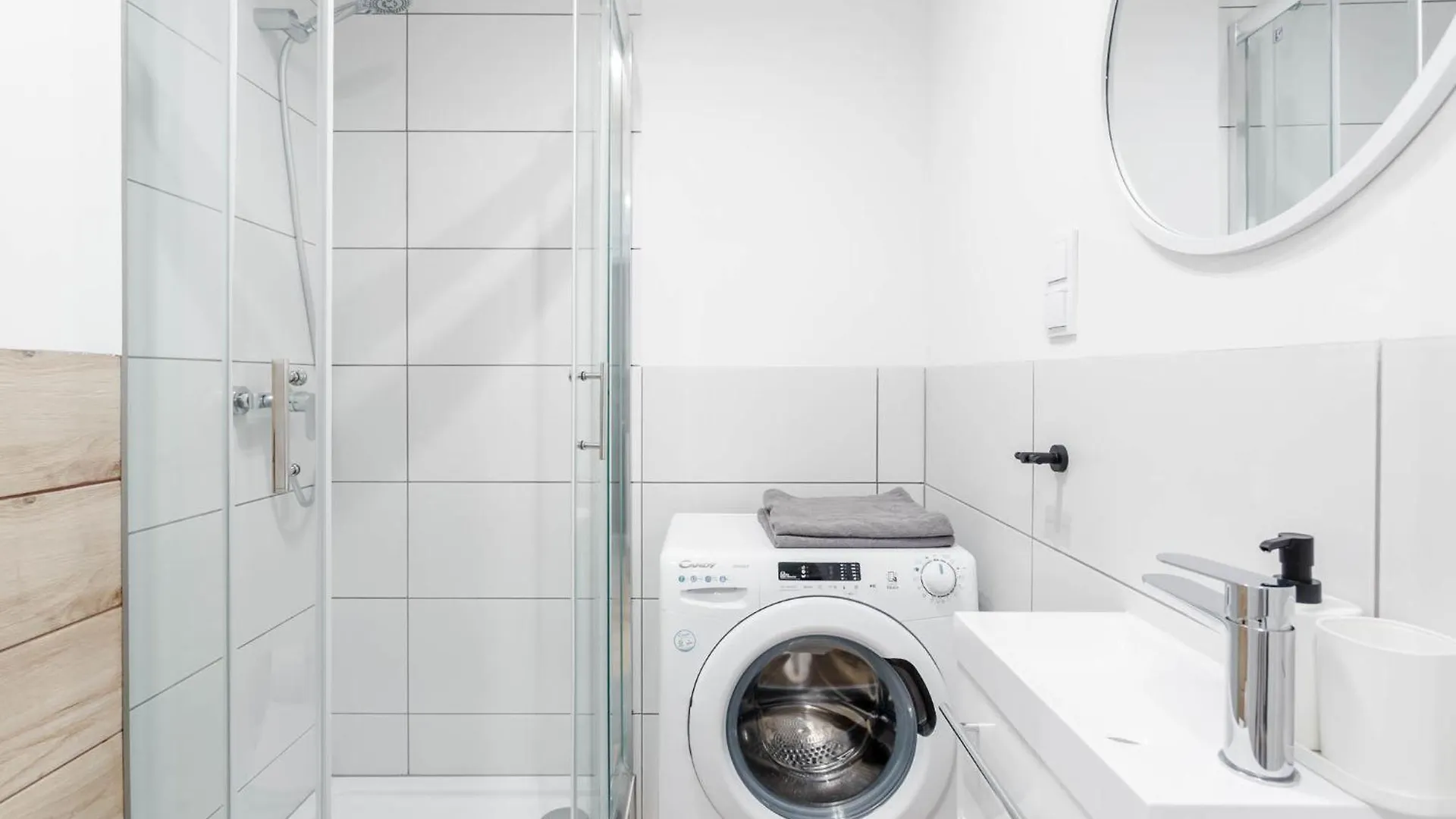 Apartament Enjoy! Srodmiescie Nowogrodzka Warszawa Polska