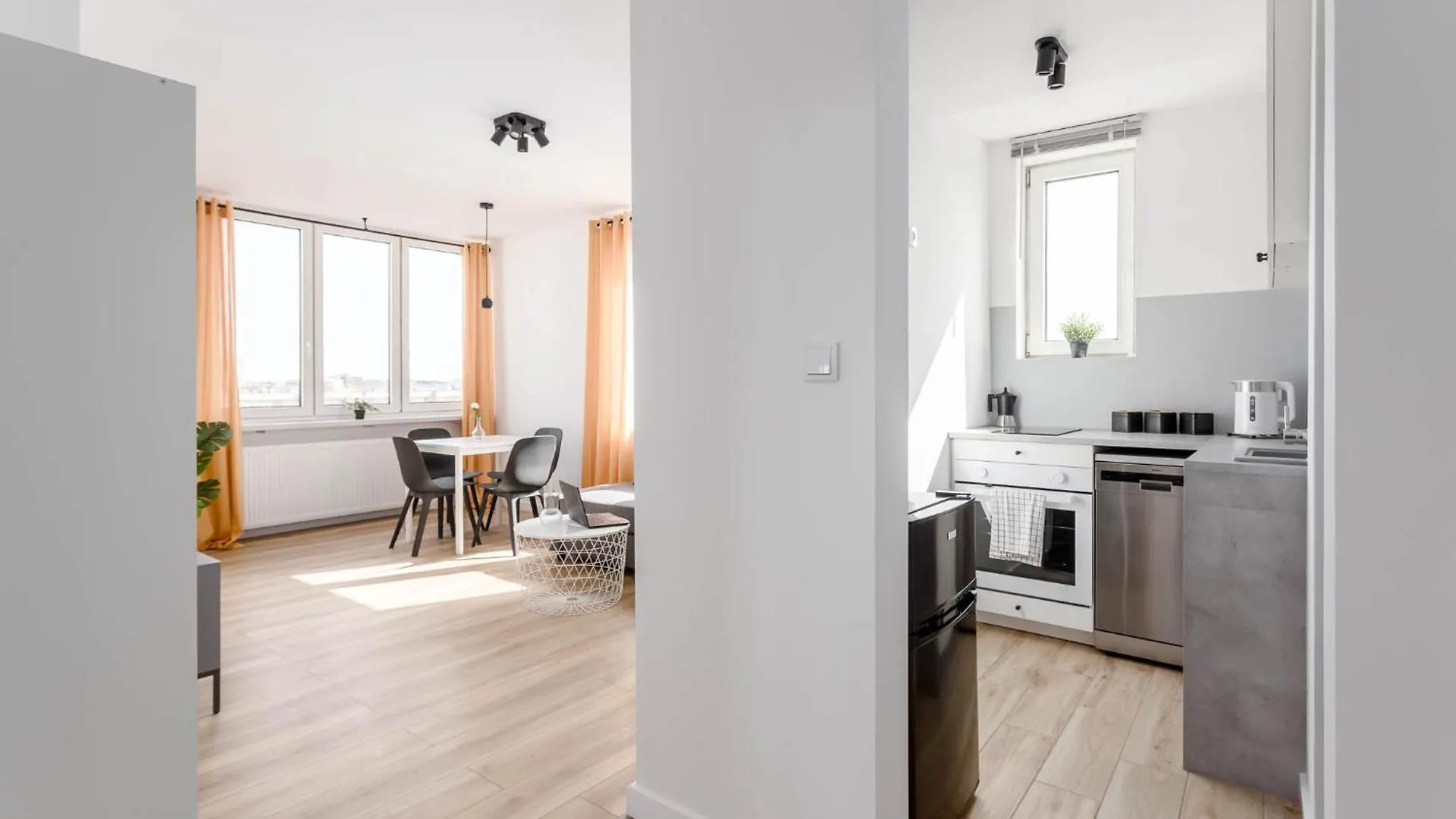 Enjoy! Srodmiescie Nowogrodzka Apartment Warsaw 0*,
